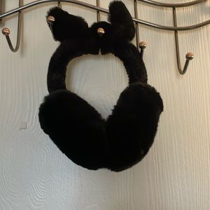 earmuff black with decorated ear